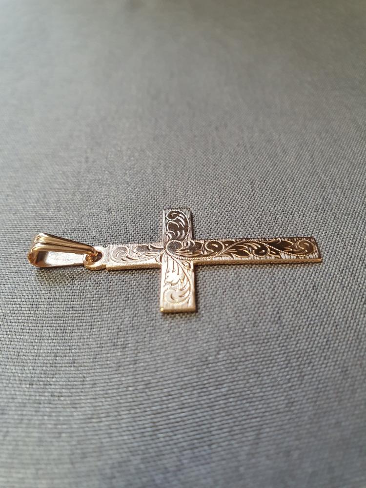 Hängsmycke kors m mönster 3,0gr 18K