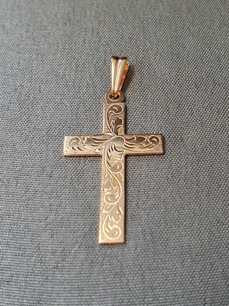 Hängsmycke kors m mönster 3,0gr 18K