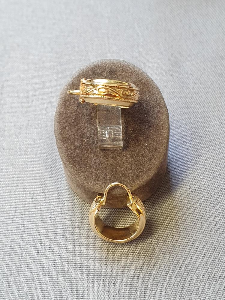 Creolörhängen m mönster 1,9gr 18K