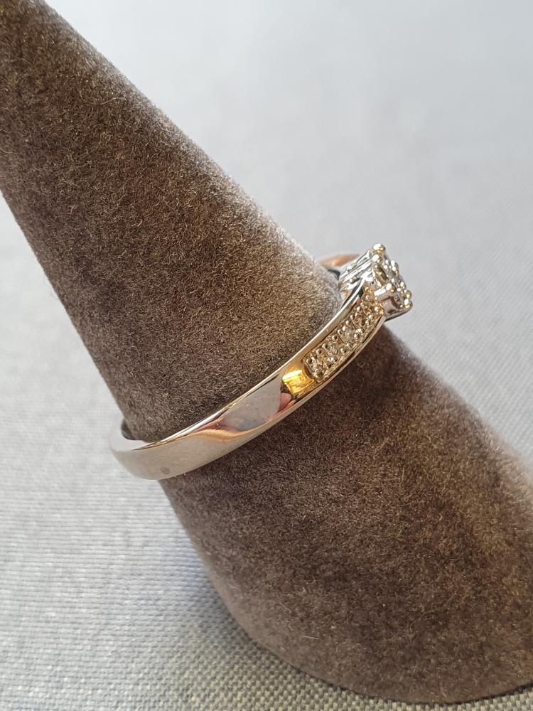 Ring m diamanter 56,0 3,0gr 18Kvg