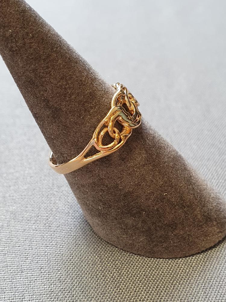 Bismarck ring 54,0 1,9gr 18K