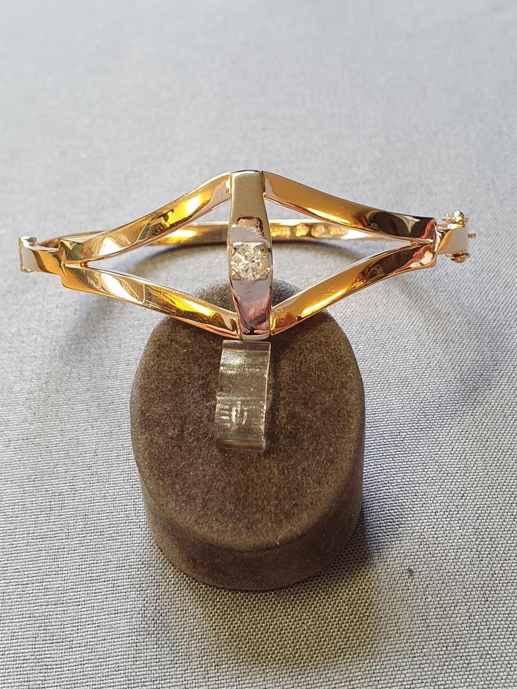 Armring m diamant 28,3gr 18K