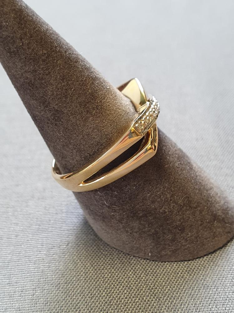 Ring med cz stenar 55,0 3,8gr 18K