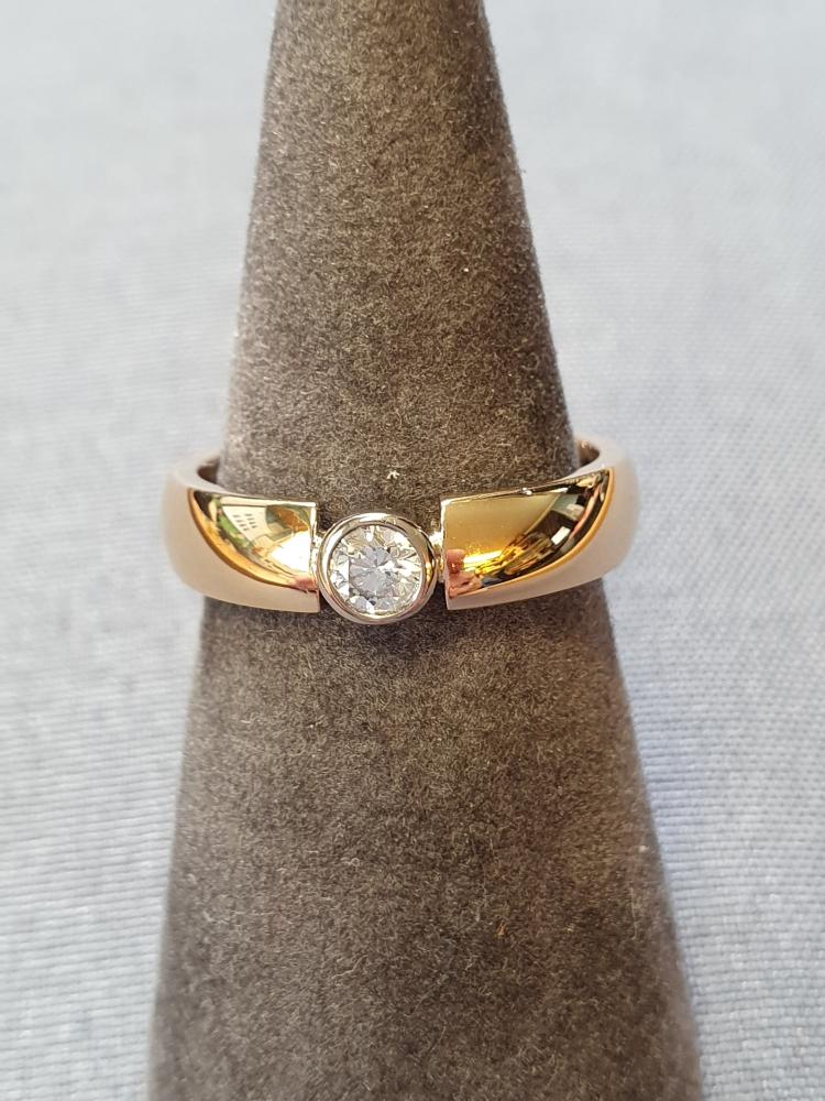 Ring m diamant 51,0 5,2gr 18K