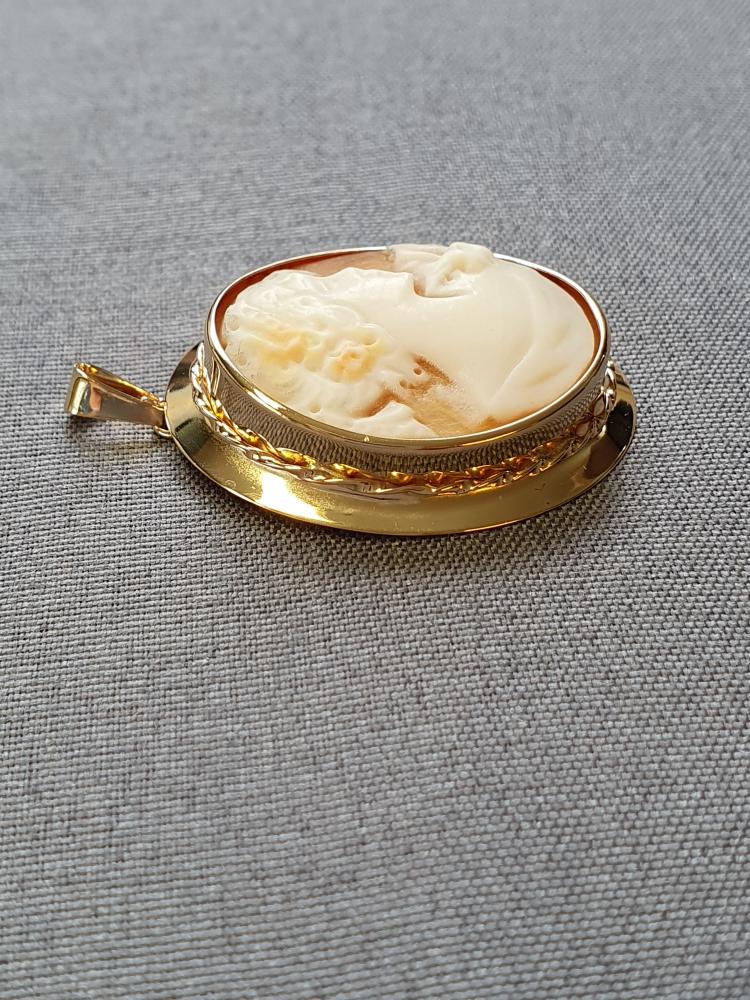 Caméhänge 4,7gr 18K