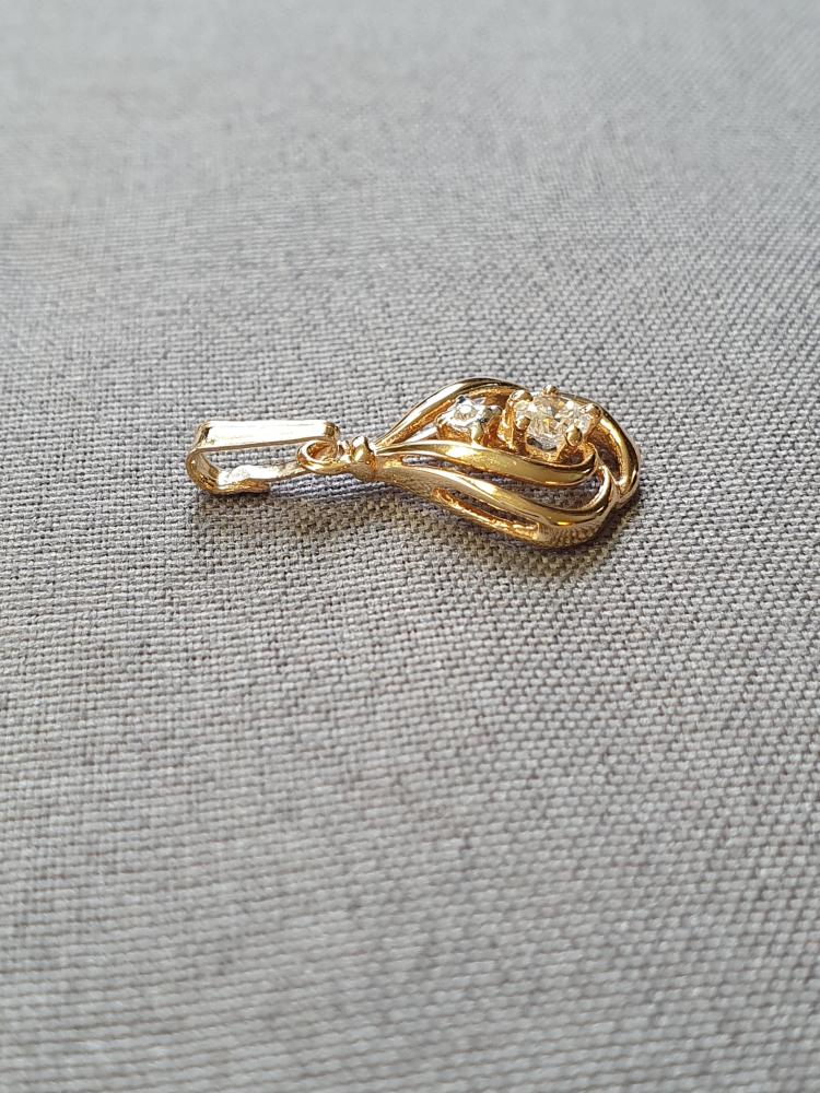 Hängsmycke m stenar 1,0gr 18K