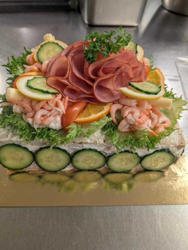 Smörgåstårta sriracha