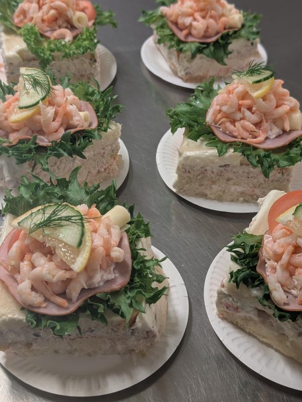 Smörgåsbakelse med skinkröra