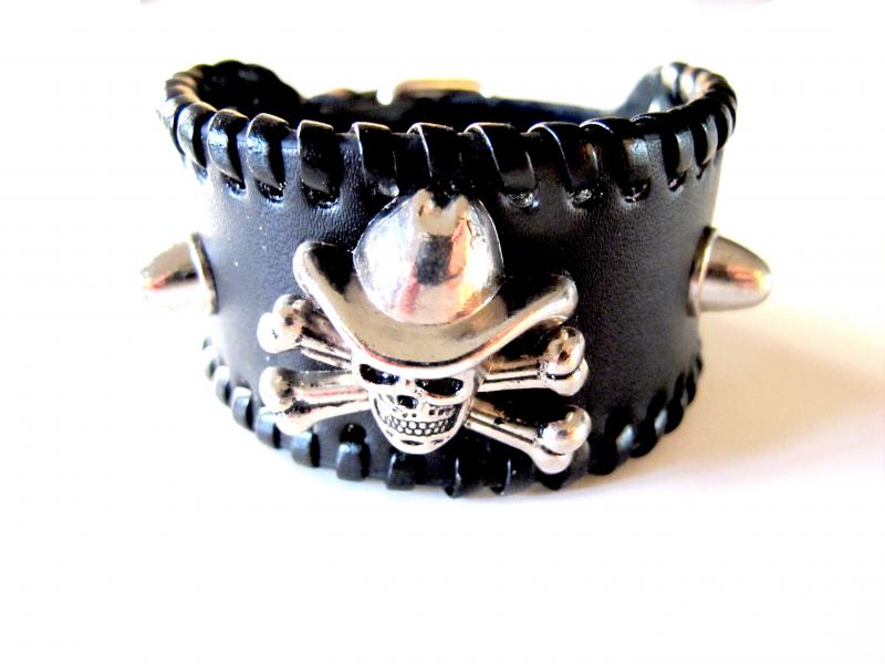 LEATHER BAND WITH COWBOY SKULL