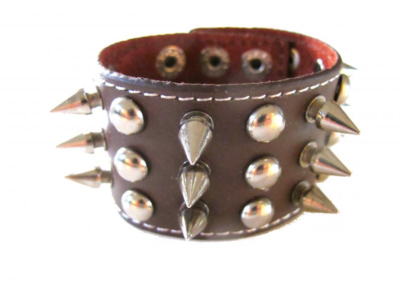BRUN LEATHER BAND WITH RUNDA AND KONIT RIVETS