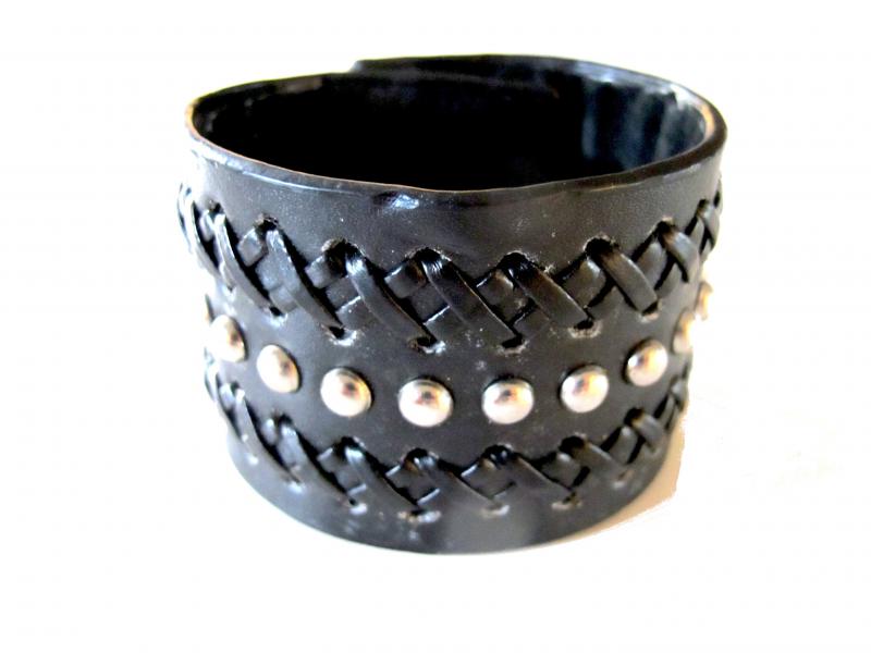 LEATHER BAND WITH RIVETS