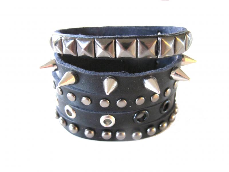 BLACK LEATHER BAND WITH RIVETS