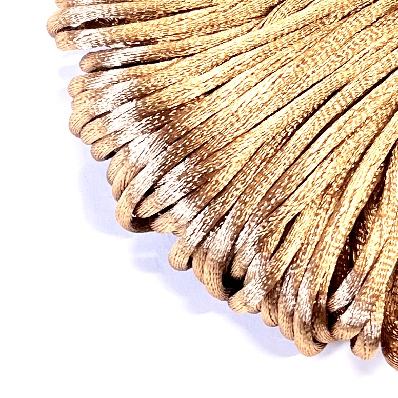 Satintråd / Rattail ca.20 m. Gold Brown.