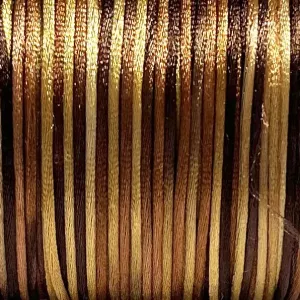 Satintråd/Rattail 1 mm. Rainbow Brown.