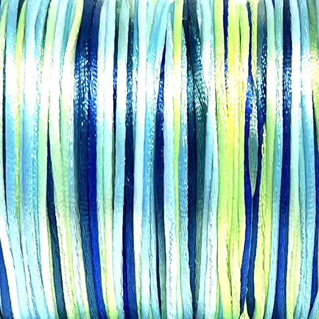 Satintråd/Rattail 1 mm. Rainbow Greenblue.