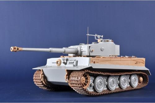 Pz.Kpfw.VI Ausf.E Sd.Kfz. 181 Tiger I Late Production with Full interior detail 1/16