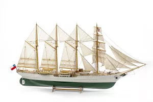 Esmeralda Special Edition - Wooden hull 1:100