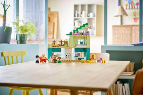 LEGO DUPLO Town 3 i 1 Modern familjevilla med figurer 10470