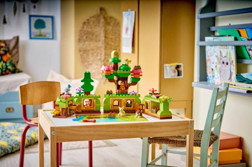 LEGO DUPLO Town Upptäckarskog med vilda djur 10480