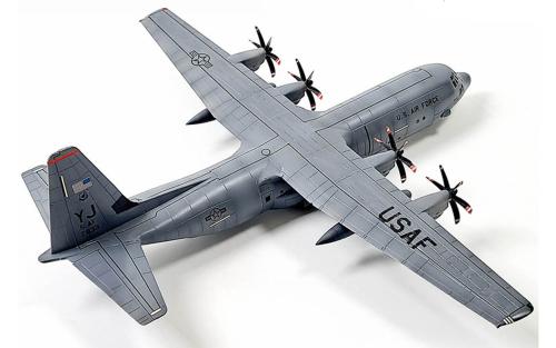Lockheed C-130J-30 Super Hercules 1/144