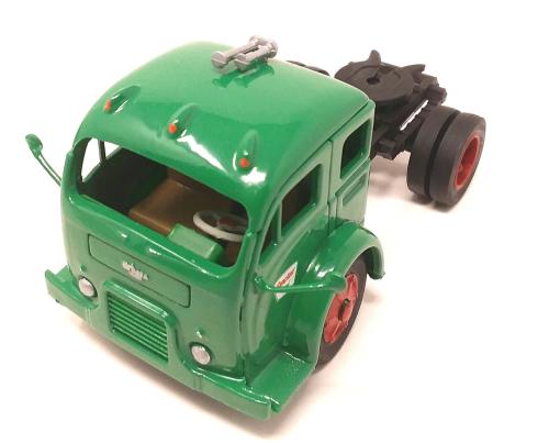 White Fruehauf Gas Truck Sinclair US Army 1/48