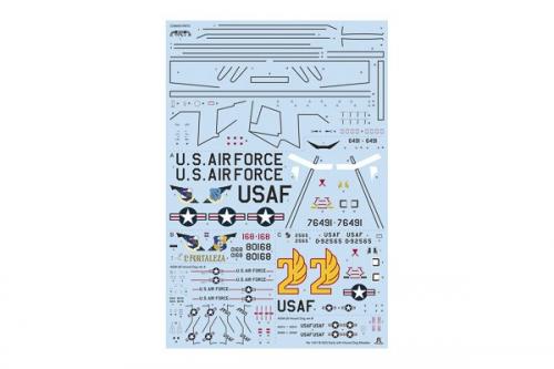 B-52G Stratofortress early version with Hound Dog missiles 1/72