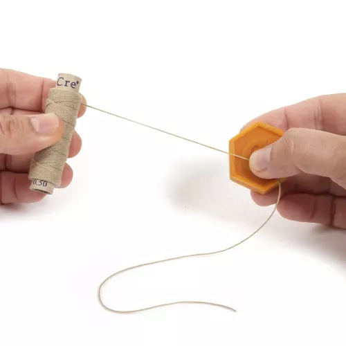 Beeswax Thread Conditioner – Balsam för Riggtråd