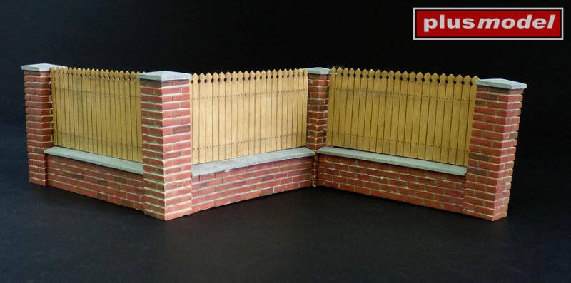 Fence with underpinning 1/35