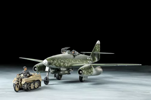 Messerschmitt Me262 A-2a w/Kettenkraftrad 1/48