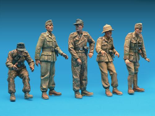German Armored Car Crew 1:35