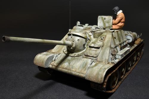 SU-85 Mod. 1943 Early Production with Crew 1:35