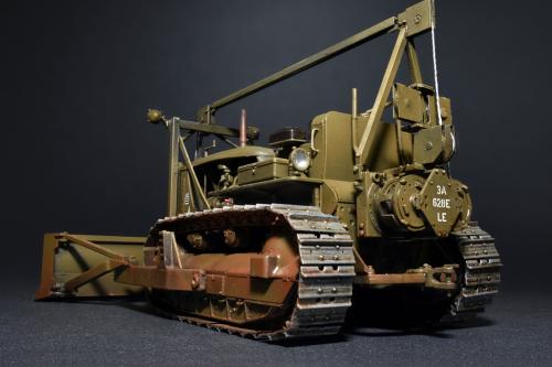 U.S. Army Tractor w Angled Dozer Blade 1:35