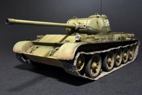 Soviet Medium Tank T-44 with Interior 1:35