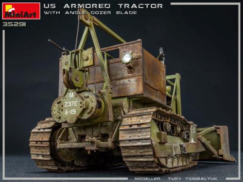 U.S. Armored Tractor w/ Angle Dozer Blade 1:35