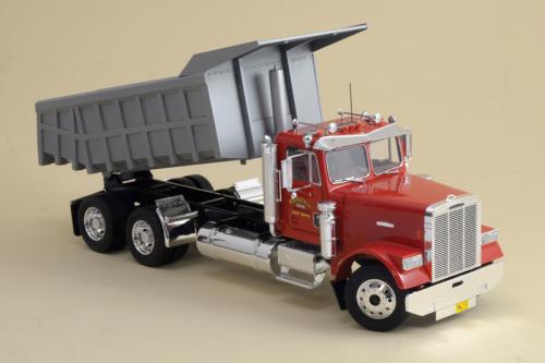 Freightliner Heavy Dumper Truck 1/24