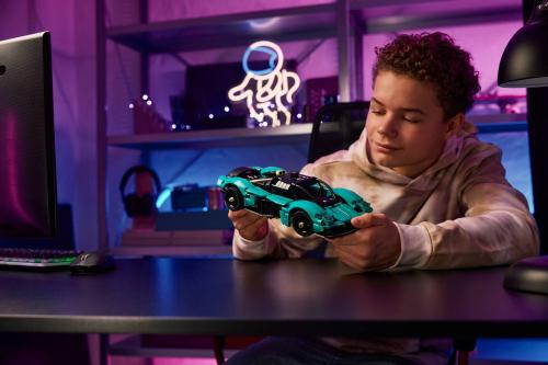 LEGO Technic Aston Martin Valkyrie 42208