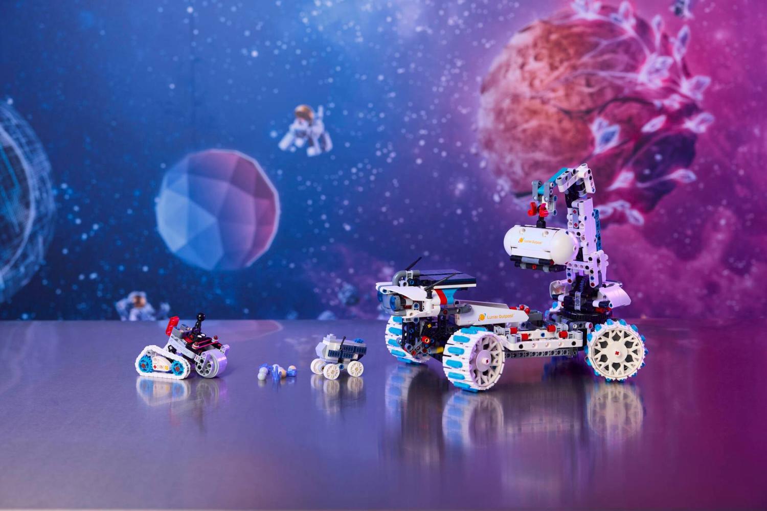 LEGO® Technic Lunar Outpost™ Månrover 42211 – 1 082 delar, 10+