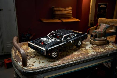 LEGO Technic Fast and Furious Dodge Charger R/T bil 42231