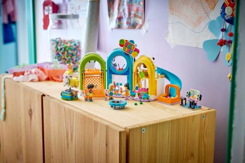 LEGO Friends Rolig inomhuslekplats 42686