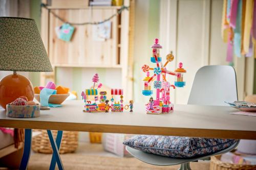 LEGO Friends Pariserhjul med godis- och cupcaketema 42700