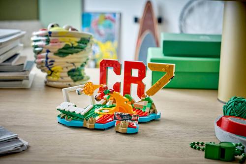 LEGO Editions Football Cristiano Ronaldo – fotbollshöjdpunkter 43012