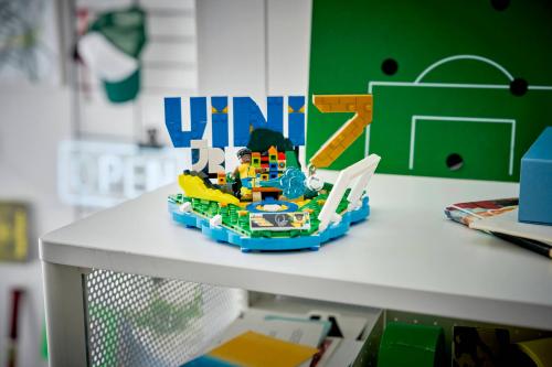 LEGO Editions Football Vini Jr. – fotbollshöjdpunkter 43027