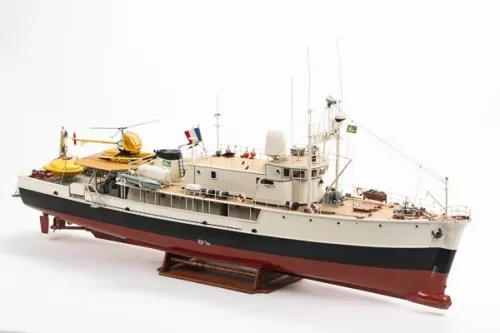 Billing Boats Calypso - plastskrov 1:45