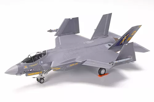 Lockheed Martin F-35C Lightning II 1:72