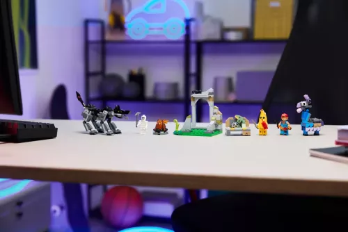 LEGO Fortnite Peely och Sparkplugs Läger 77075