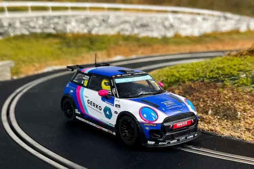 Scalextric Mini Cooper - Bradley Gravett 2024