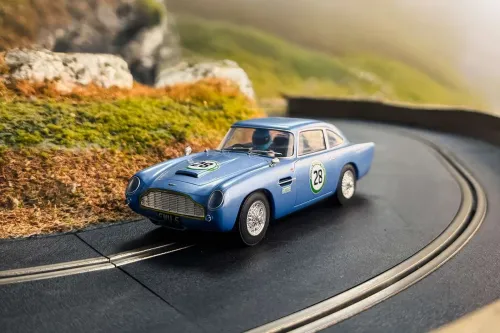 Scalextric Aston Martin DB5 - Blue-Yellow - Historic GT Racing