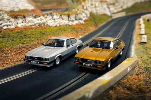 Scalextric The Professionals Ford Capri Mk III - Twin Car Set