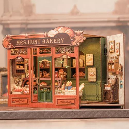 Miniature House: Mrs. Hunt Bakery