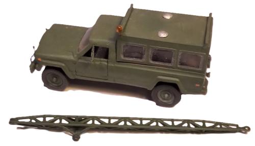 Jeep 9712 Dallas hardtop with Viggen Tow Bar 1:72